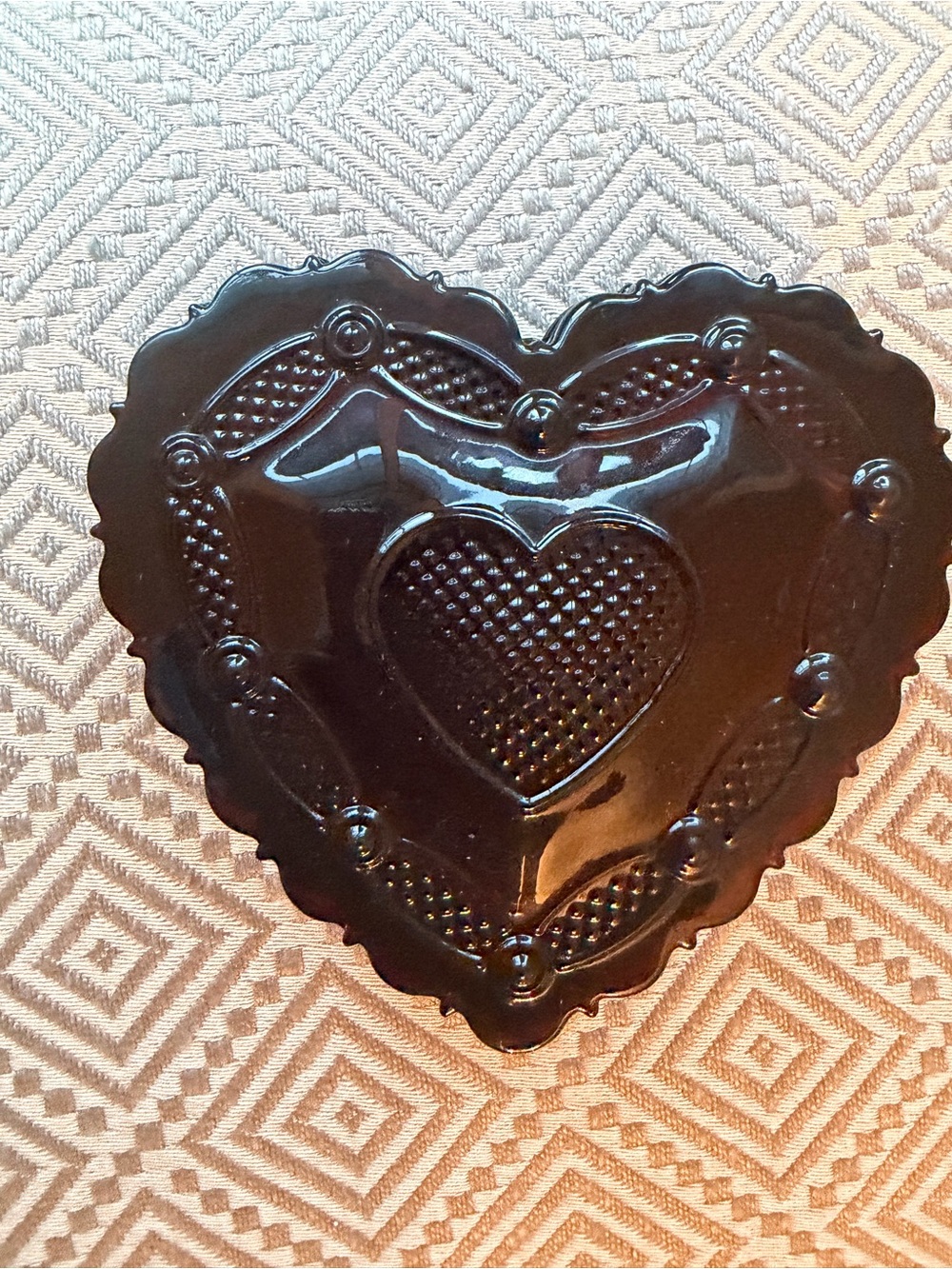 Cape Cod Ruby Heart-Shaped Decorative Jewelry Box Fenton